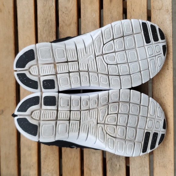 Nike Boys running shoe, size 13 - Picture 2 of 4